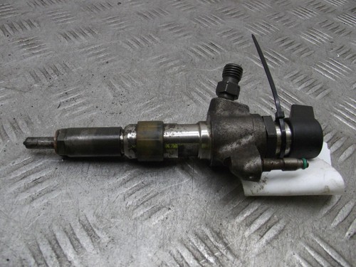 Ford focus fuel injector pin - injector,