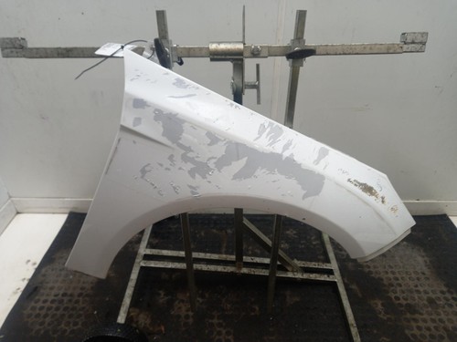 Ford focus right front wing - right,