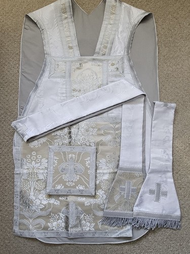 New catholic vestment low mass - catholic,