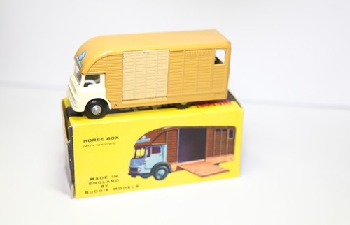 Budgie 292 bedford horse box - bedford,