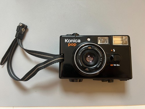 Konica pop 35mm camera compact - konica,