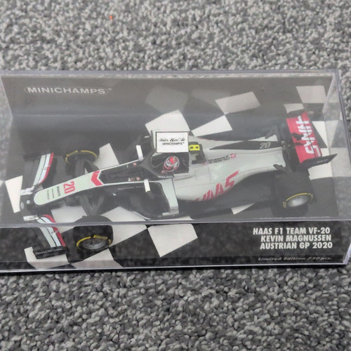 Minichamps haas f1 team - minichamps,
