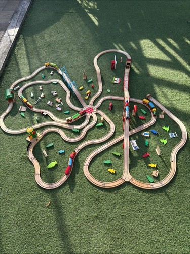 Wooden train track bundle - train,