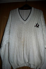 VINTAGE PRINGLE WHITE CABLE