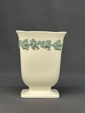 1953 Wedgwood Celadon Ivy Green on Cream Queensware 8" Glossy Rectangular Vase