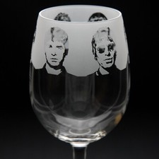OASIS Engraved Crystal Wine Glass - A perfect gift/present!