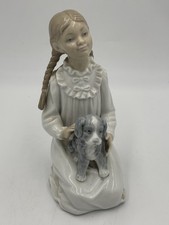 NAO by LLADRO  KNEELING GIRL
