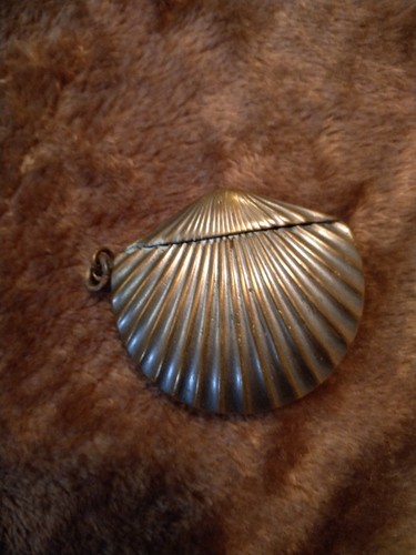 Vintage brass clam - , shell