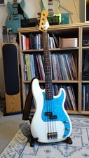 Squier (by Fender) Precision P Bass- Classic Vibe 60s, Olympic White 