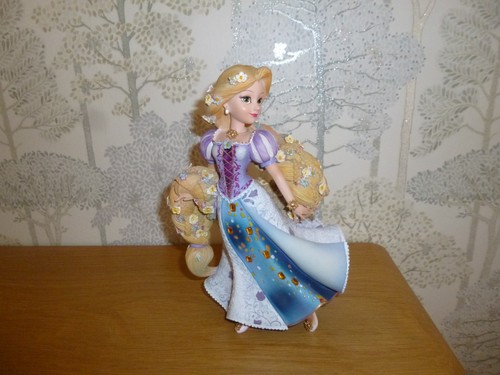 Disney showcase collection - disney,