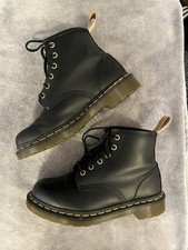 Dr Martens 101 6 Eye Boot
