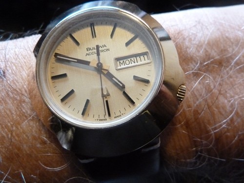 Bulova accutron 2182 - bulova,