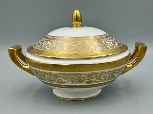 Minton porcelain ball - ball, lidded