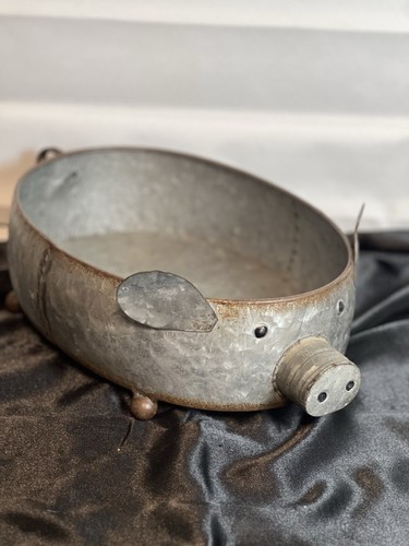 Galvanized pig farmhouse - pig,