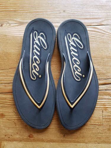 Gucci mens rubber flip flops