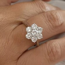 Round Diamond Daisy Flower