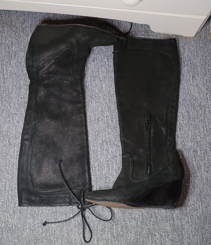 Pied terre black leather - à,