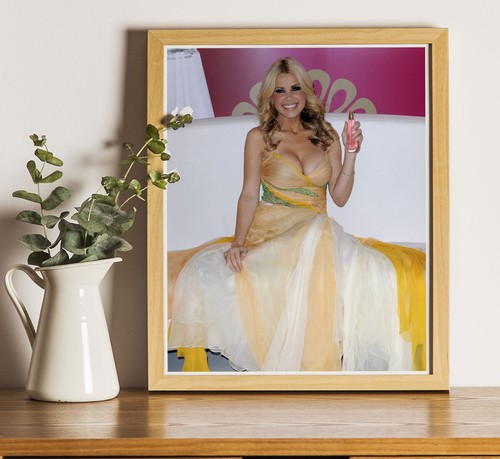 Melinda messenger x8 - :, 10"x8"