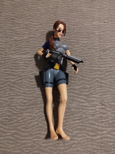 Vintage tomb raider lara - vintage,