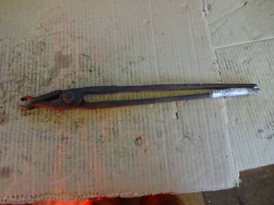 Blacksmiths tongs size - blacksmiths,