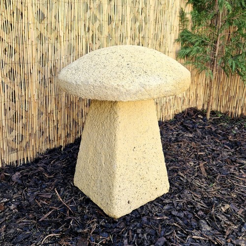 Cotswold staddle stone - staddle, g
