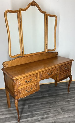 Vintage dressing table with - dressing,