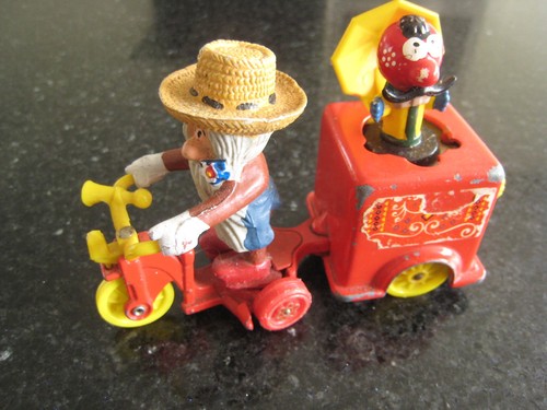 Corgi toys magic roundabout - corgi, mr