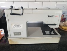 Pfaff 1221 Sewing Machine with