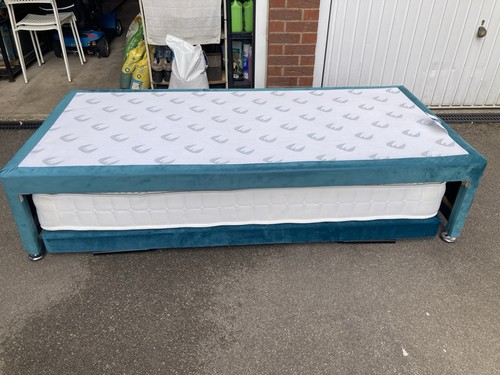 Single bed with pull out - bed,