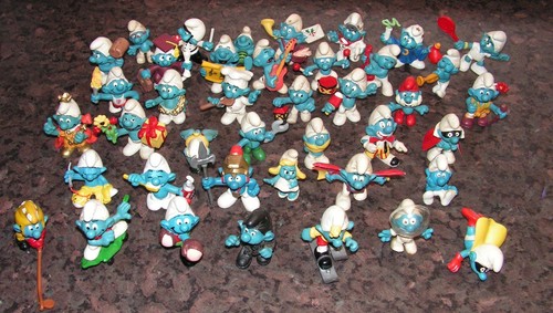 Smurf figure bundle - smurf,