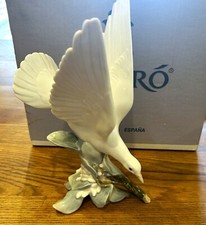 Lladro Turtle Dove 4550 - with