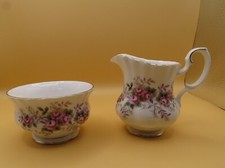 ROYAL ALBERT Milk jug and sugar bowl