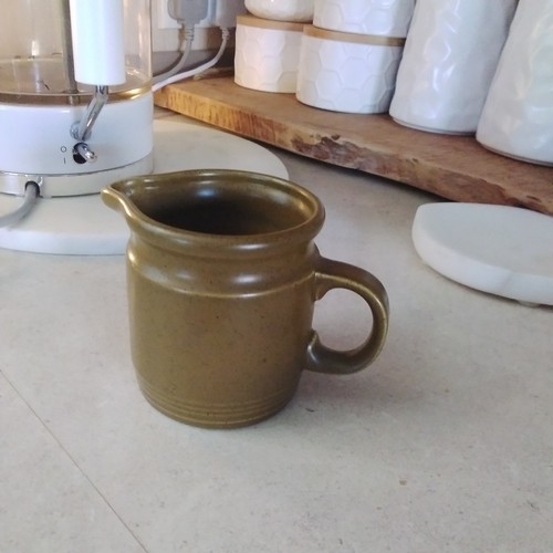 Myott deep brown - deep, milk