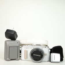 Olympus E-PL8 White Mirrorless
