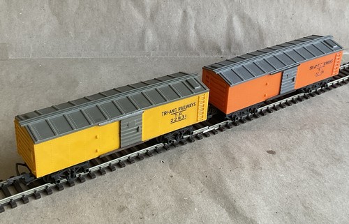 Two triang r114 22831 - two,