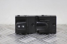 Nissan Qashqai Window Switch Front Passengers Side (2015)