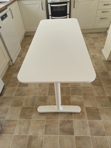 Ikea bekant desk 140cms 60cm - ikea, x
