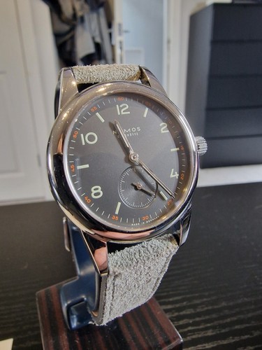 Nomos glashutte club - glashutte, campus