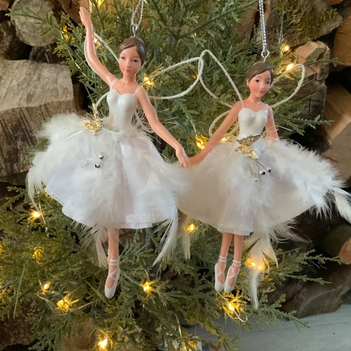 White organza feather resin - organza,