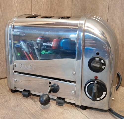 Dualit slice toaster - 3-slice,