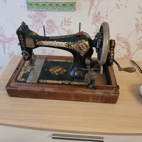 Antique singer sewing machine - singer,