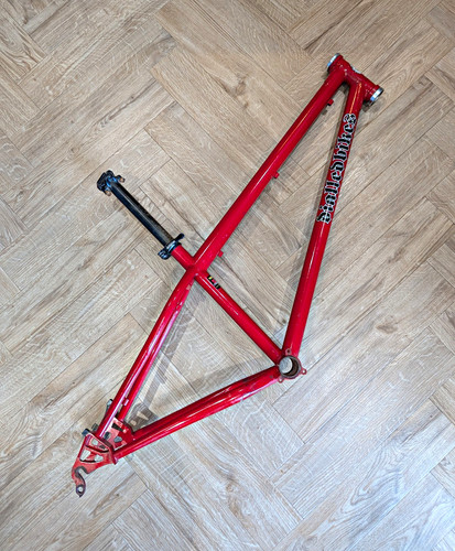 Dialled holeshot frame dirt - holeshot,