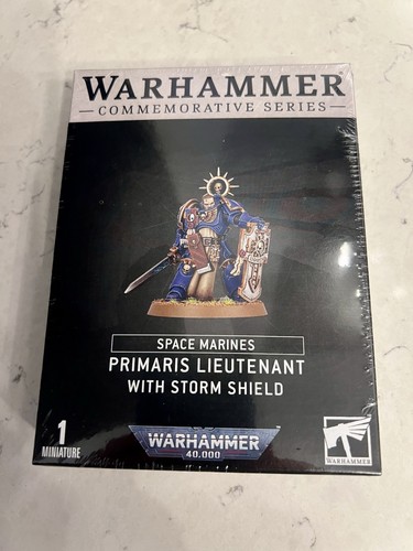 Primaris lieutenant with storm - with,