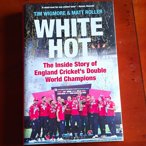 Bloomsbury sport white hot - sport,