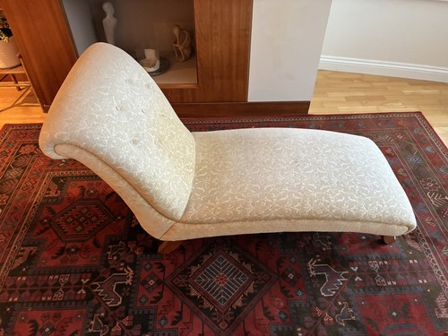 Cream chaise longue - chaise,