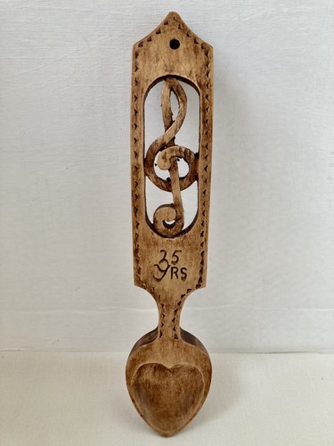 Vintage handcarved welsh - vintage,