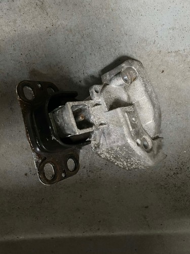 Engine mount f - mount, upper