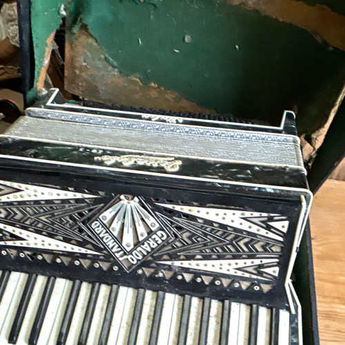 Geraldo vintage standard piano - geraldo,
