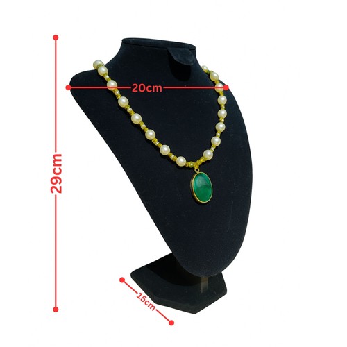 Black velvet jewelry easel - black,