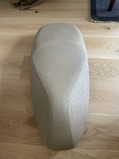 Vespa GTS seat in beige /